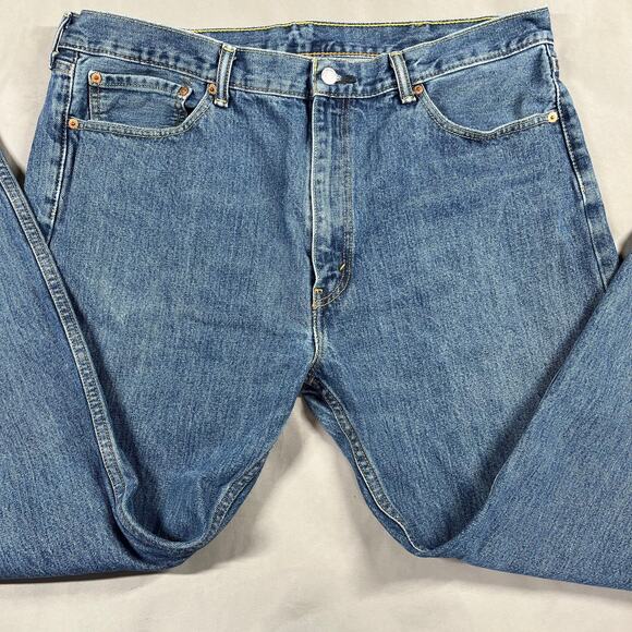 Levi's 505 Jeans Mens 40X34 (*40X32.5" actual)Medium Wash Blue Straight Fit - Picture 5 of 9